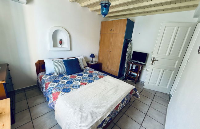 Stylish 2 Bd Escape Apt at Ornos Beach - Photo 4