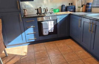 Modern Home2Home - Easy Centre Access & Free Parking - Foto 18