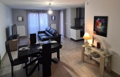 Appartement de standing au centre de Chassieu - Foto 1