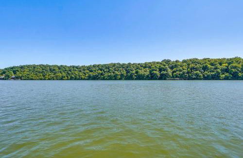 Steps to Water Lake of the Ozarks Getaway - Foto 25