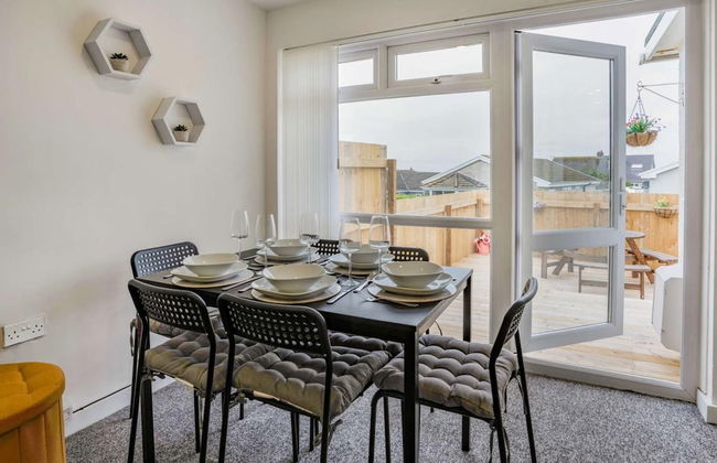 3-bed 5-6 Berth Modernised Bungalow! - Photo 5