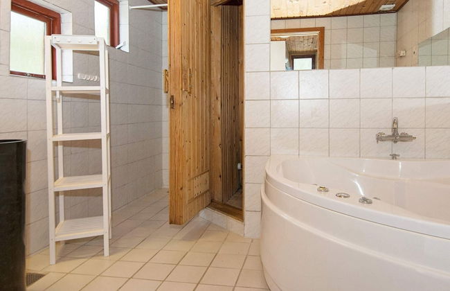 Spacious Holiday Home in Storvorde With Sea Nearby - Photo 8