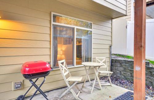 Inviting Studio with Patio, 15 Mi to Portland! - Foto 3