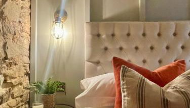 Riverside Retreat - Photo 4