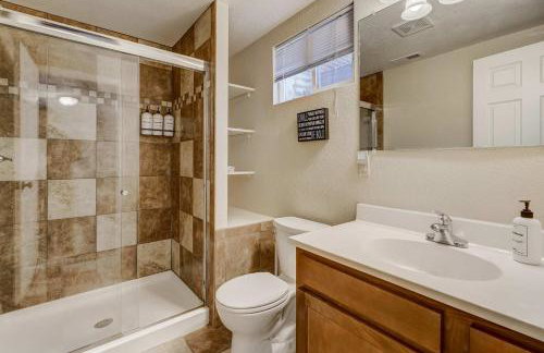 Crestpoint Court Family Multi-Level Near UCCS & BBQ - Foto 54