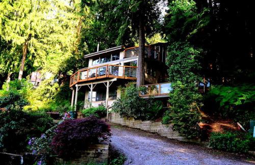 Stylish Lake Cabin with a Sauna and Hot Tub in Bellingham, Washington - Foto 1