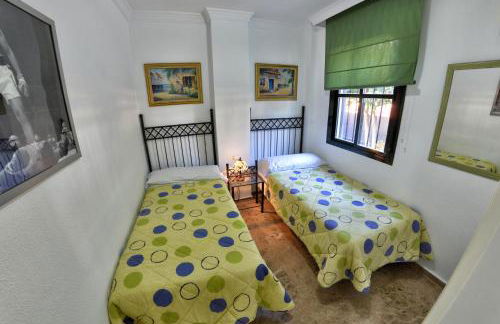 WonderStays Chalet El Naranjo - Photo 10