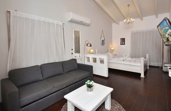 Niflaot Hagolan - Photo 12