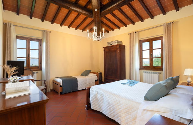 Renovated Farmhouse Near Florence - Photo 3