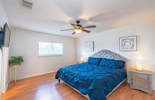 Luxury 5BR House with Pool by SeaWorld & Lackland - Foto 27