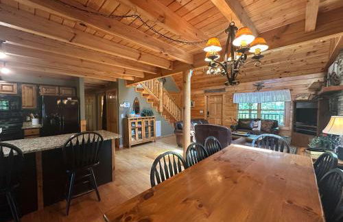 5 BDR for 20 with Hot Tub Pool Table & Lake View - Foto 8