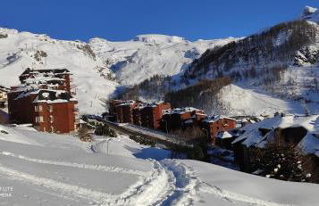 TANA DELLA MARMOTTA - renovated, ski in ski out, turkish bath, garage, storage - Foto 4