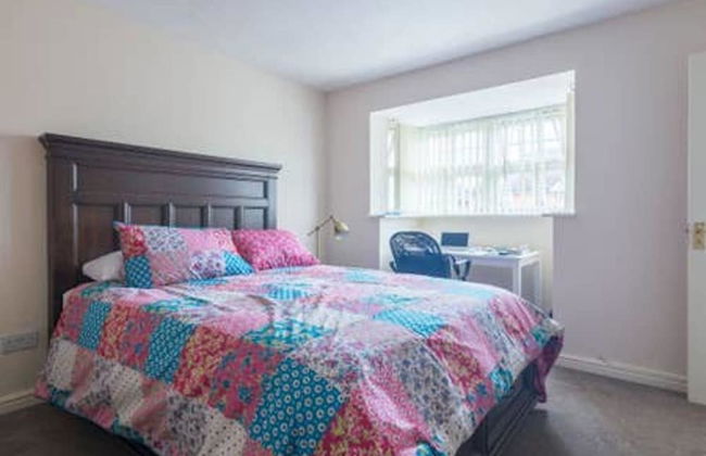 Modern 4 Bedroom Detached House in Cardiff - Foto 3