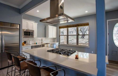 Lakefront 6BR Retreat w Dock & Game Room - Foto 4