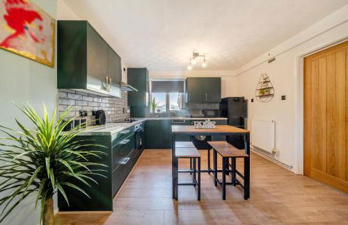 Stylish urban escape with free parking in Manchester - Foto 7