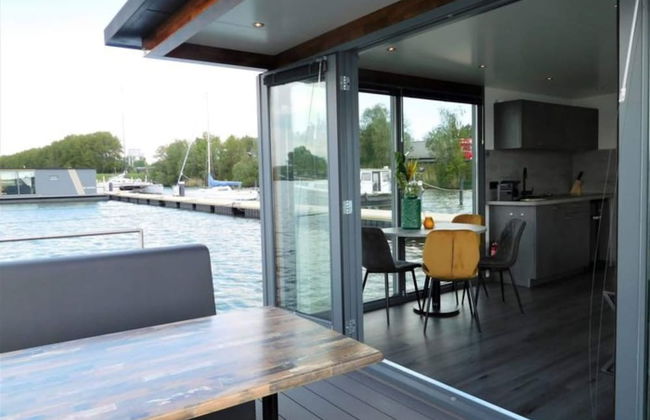 Boat in Volendam Near Marina Museum - Foto 13