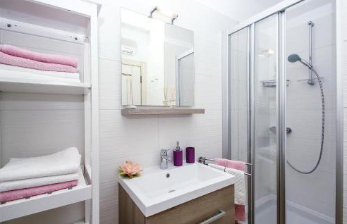 Stunning Home In Malinska With Wifi - Photo 44