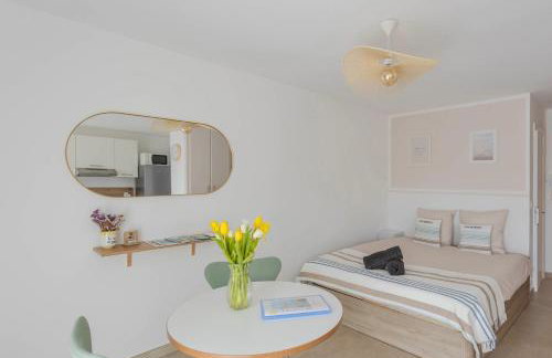 Studio lumineux VUE MER - NEUF entre Monaco-Menton - WIFI - Foto 9
