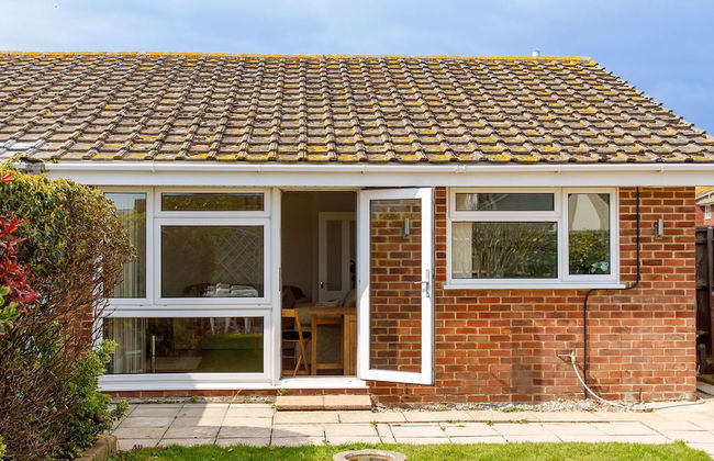 Seaside Retreat 2 Mins to Beach - Photo 23