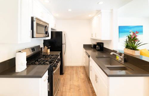 Cozy Stylish 1-Bedroom In Hollywood With Free Gated Parking - Photo 7