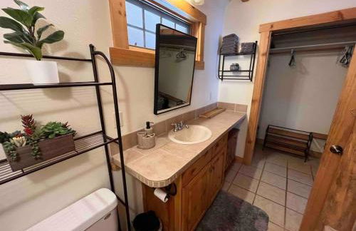 Cabin-Style Ski Home in Minturn with Private Deck - Foto 58
