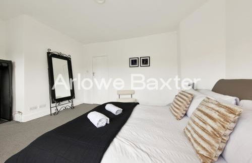 Stylish 3-Bedroom Garden Home, AC, Contractors and Families - Foto 17