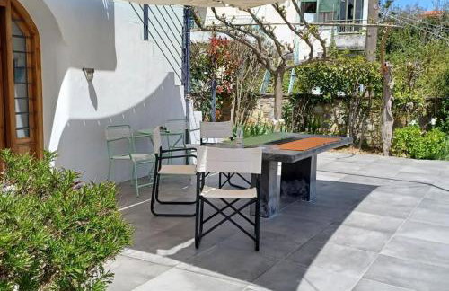 The Arch House - Photo 20