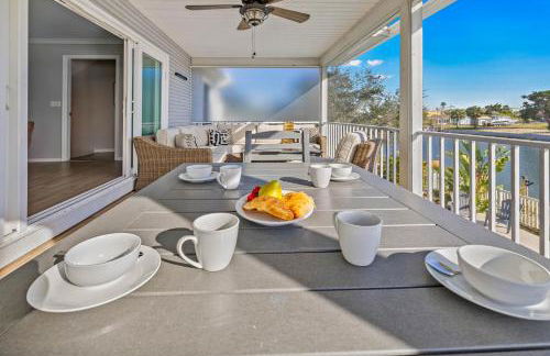 5 Bed3bath waterfront pool home with full gym, office, and heated pool! - Foto 26