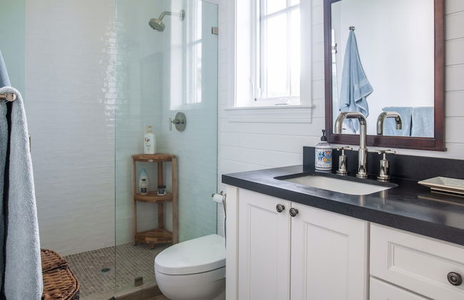 Island Haven: Oceanfront Retreat With Infinity Pool - Foto 13