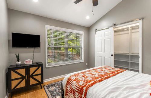 4bd Waterfront House in Lake Lanier with HotTub, FirePit, Wifi, Ping Pong and 2 Kaya - Foto 19