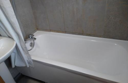 Beautiful 3-Bed Bungalow Kessingland rural retreat - Photo 11