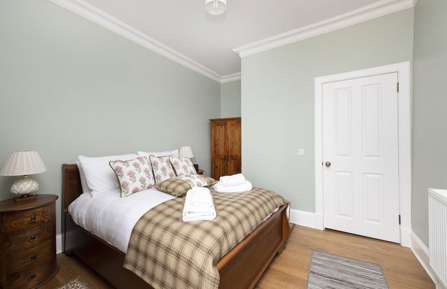 JOIVY Charming 2-Bed Flat Near Edinburgh Castle - Foto 7