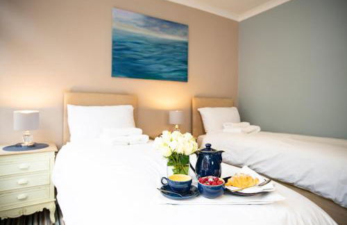 Seafarer's View - 6 bedroom townhouse in Cowes, parking & seaviews. - Photo 5