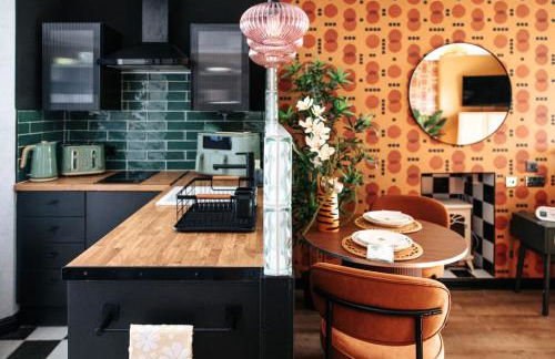 70s Hideaway Guest Studio for 2 I Private I Self Contained I Near Cardiff - Photo 13