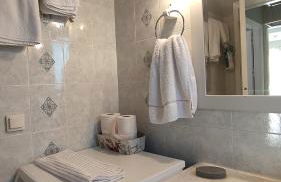 Beautiful maisonette with a view to the mountains and the sea - Foto 8