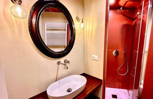 Elegant historic residence on a tree-lined avenue near Cadorna Station - Photo 21