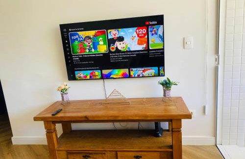 Apto com ar-cond e piscina a 100m mar praia da Enseada - Foto 39