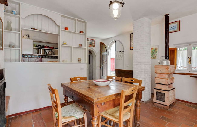 Idyllic Retreat in Tuscany - Photo 23