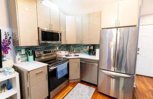 Downtown City Hall near Kimmel Center 2BD Suite - Photo 6