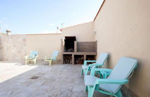 Cómodo chalet en la playa con gran patio exterior cerca del MET Y Campo de Golf - Photo 52