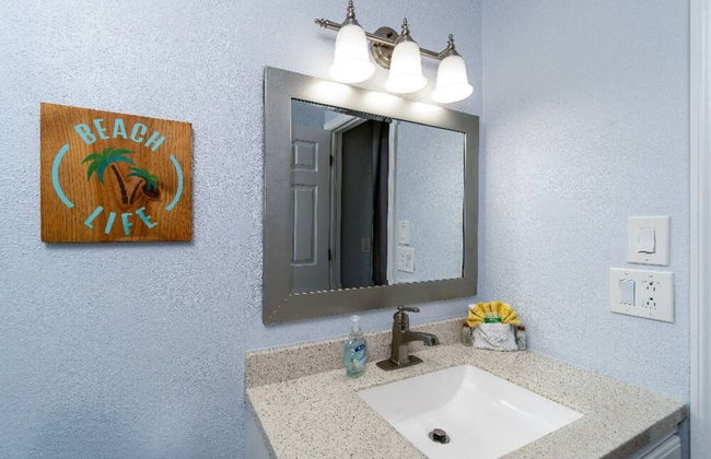 Canal Dreams 3 BR 2 BA Pool Home on the Canal - Photo 52