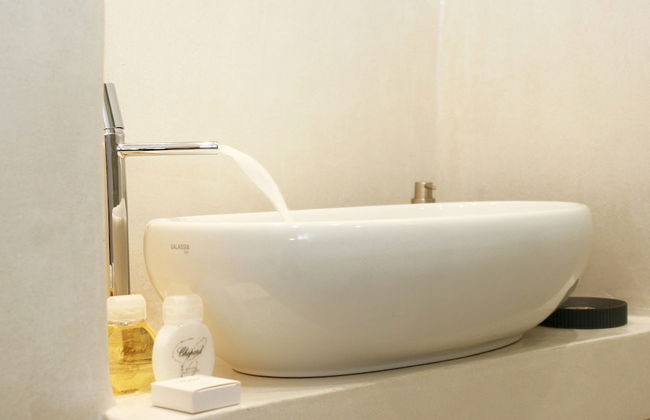 Esperia Luxury Suites - Photo 37