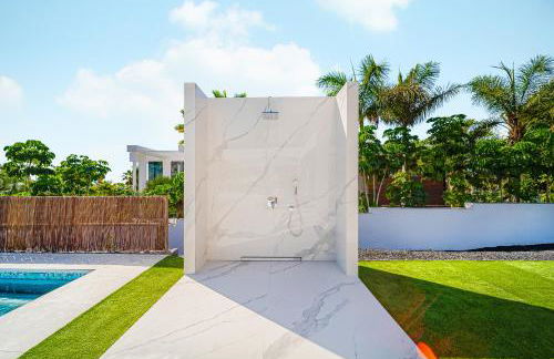 Luxury Villa with Heated Pool & Jacuzzi Near Costa Adeje Golf - Photo 7