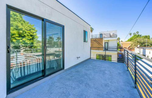 7 BR double house with parking and a backyard in LA - Foto 44