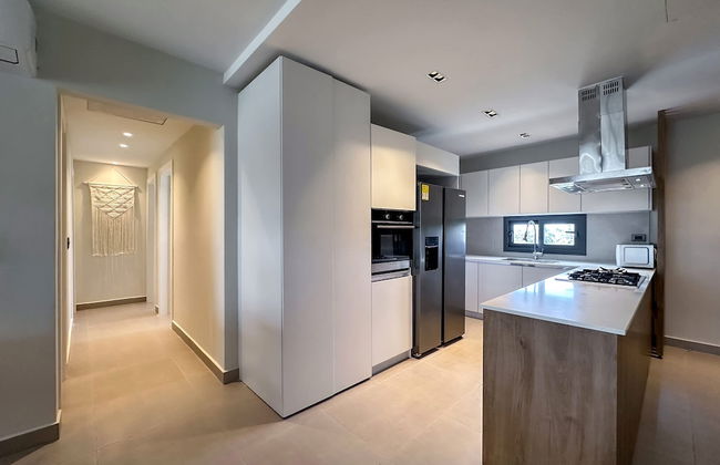 4 Bedroom Beach Penthouse w Private Rooftop - Foto 11