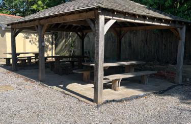 Castell Cottages Central with Parking - Foto 11