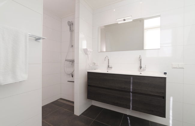 5 bedroom House in Colijnsplaat with garden and terrace - Photo 13