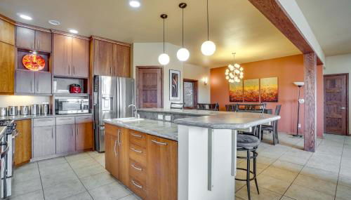 Upscale Laramie Home with Hot Tub and Patio! - Foto 3