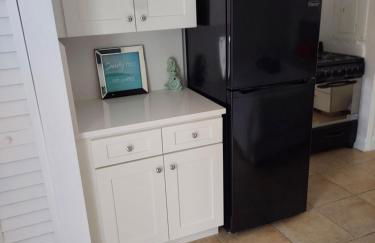 Singer Island Inn Studio/ Walk to the Beach - Foto 6