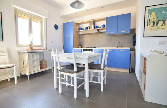 Sitting on the beach - Foto 10